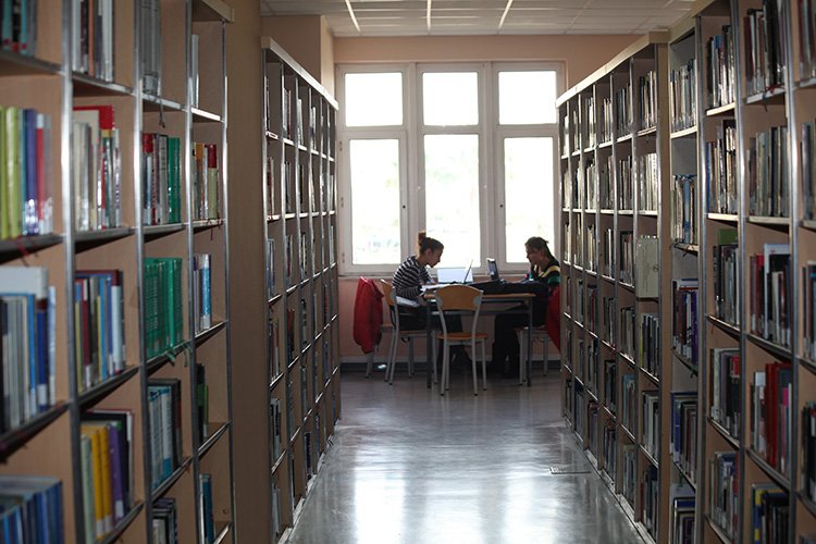 جامعة أكدينيز في تركيا Akdeniz university