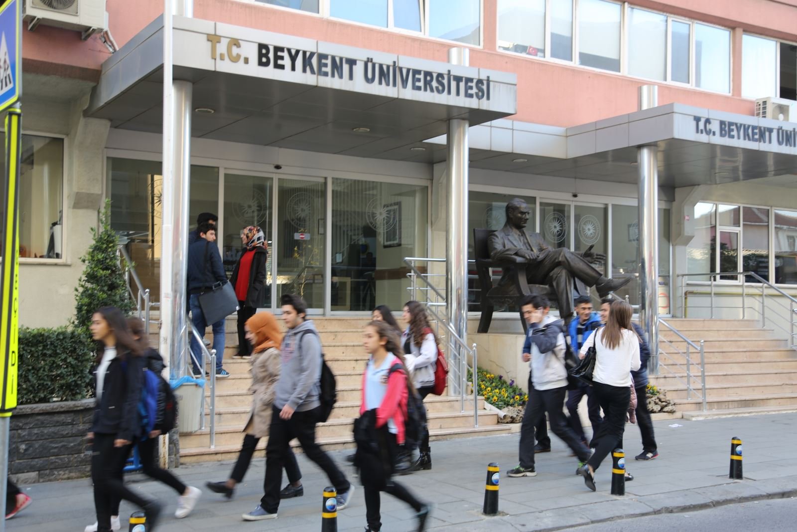 جامعة بيكنت Beykent üniversitesi في اسطنبول
